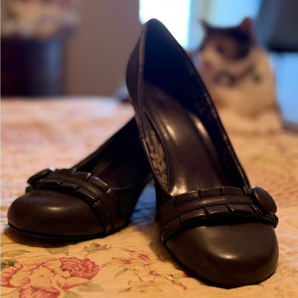Maurices Button Ruffle Women's Pumps